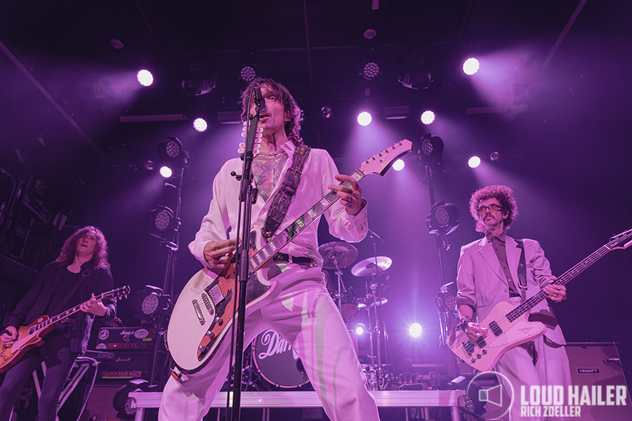 The Darkness at Irving Plaza in New York City, NY - Loud Hailer