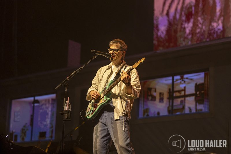 Weezer @ Nationwide Arena, Columbus | Photo by Harry Acosta