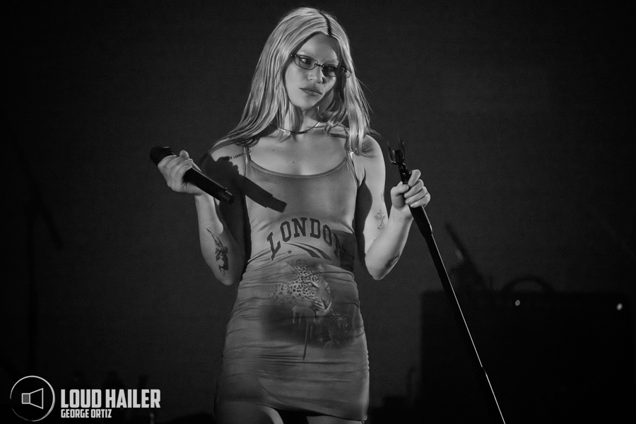 Wet Leg at the Fox Theater in Pomona, CA - Loud Hailer Magazine