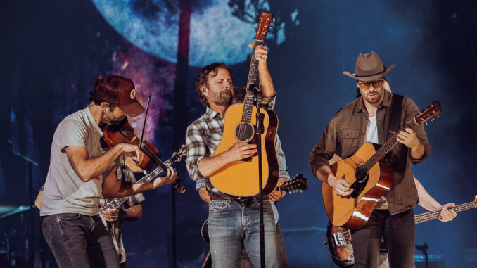 Header-DierksBentley-MoodyCenter-Austin-TX-05292025-LaurynSingletary