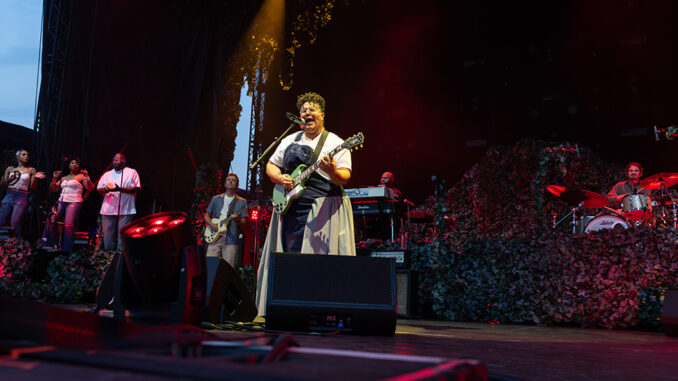 Header-AlabamaShakes-TheSaltShed-Chicago-IL-20250715-KirstineWalton